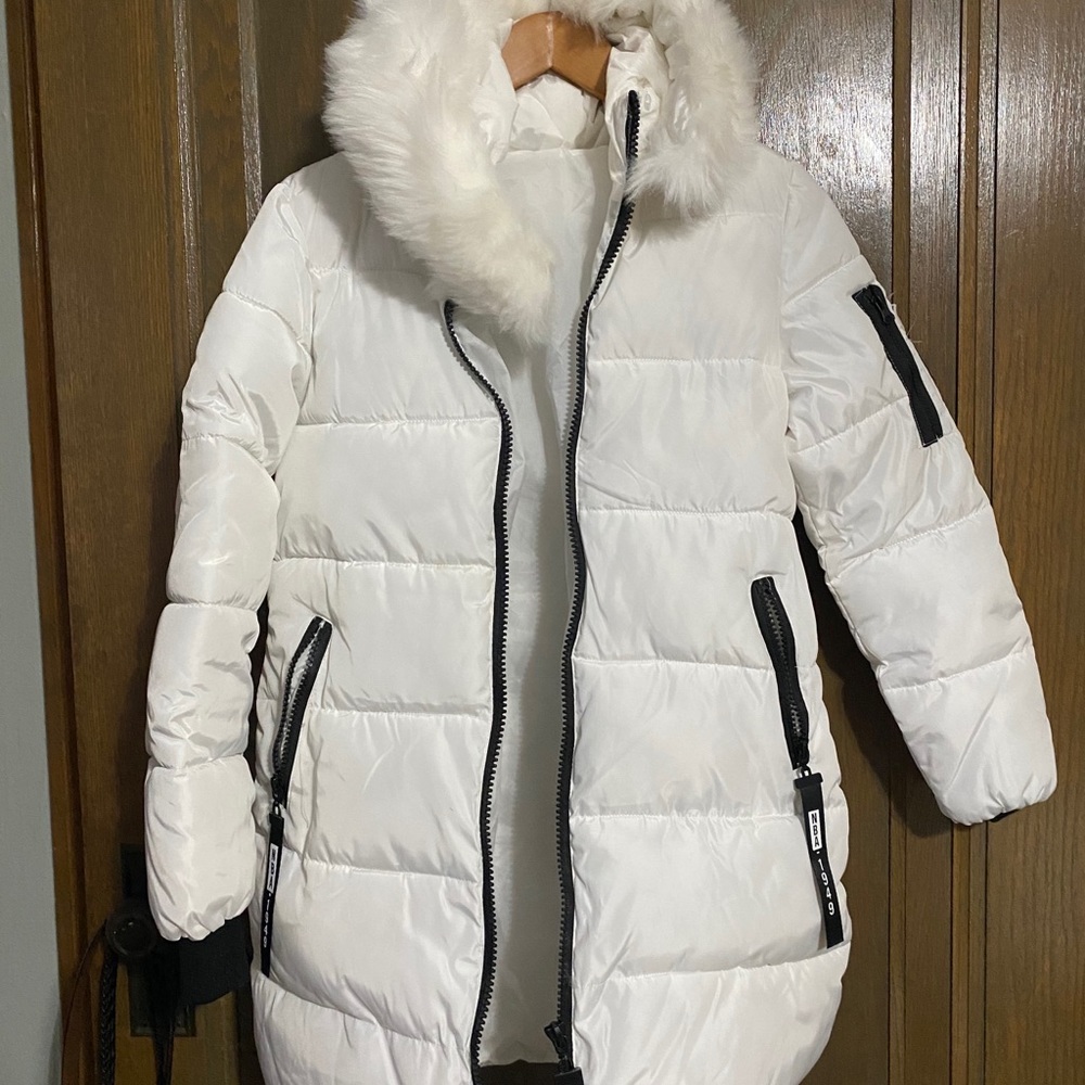 Women’s white jacket